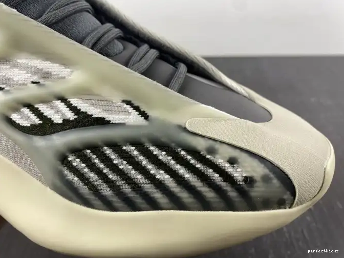 V3 700 ID1674 Salt Adidas Fade Yeezy 0630